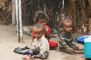 Feed a fasting family for a month 