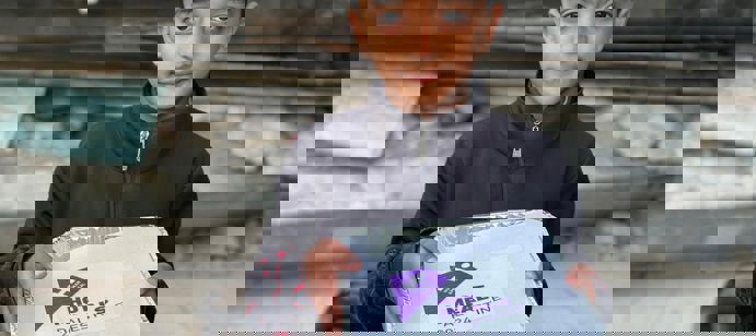 Day 1 - We distributed 700 hot meals and 451 food parcels to displaced individuals in Deir Al Balah, Gaza.