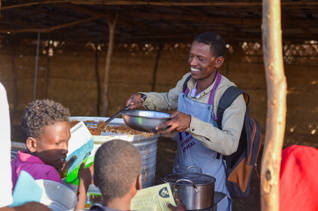 Hot iftar meals in Sudan