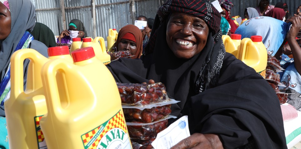 Food parcel delivered to a family in Gaza