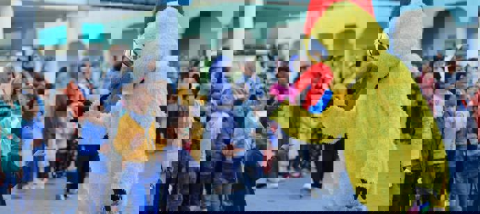 Eid Al-Fitr - Human Appeal distributed hundreds of Eid packs to children in Gaza, including 744 toys and 334 boxes of cookies, and carried out activities to lift the spirits of children. 