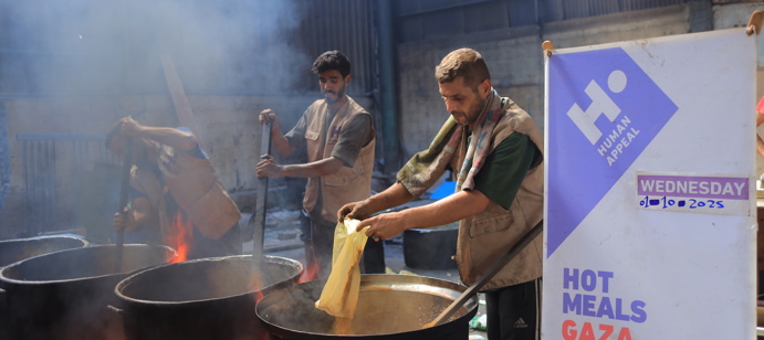 On October 1st 2025, Human Appeal served 26,000 hot meals across North Gaza, the Middle Area and South Gaza.
